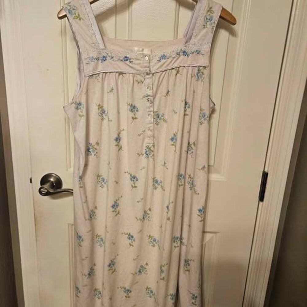 Floral Sleeveless Vintage Nightgown Size L (12/14) with Lace Trim